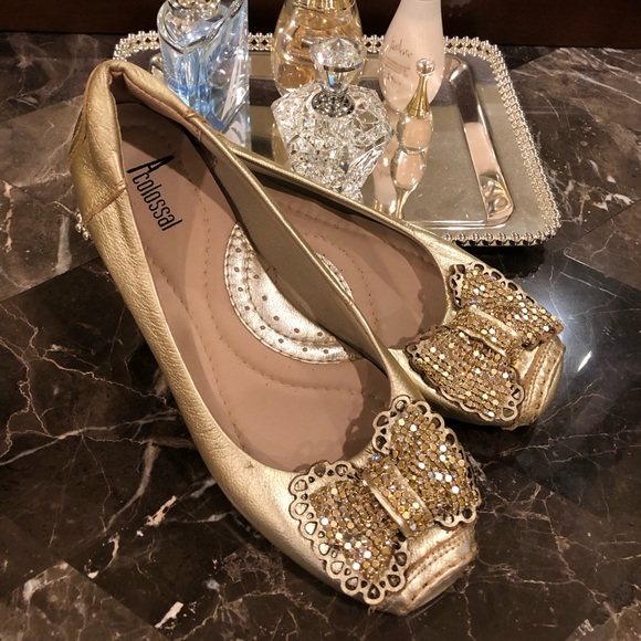 Cute gold sparkly flats - Picture 1 of 7